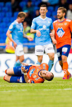 Aron Elís Thrándarson of Aalesund with an injury