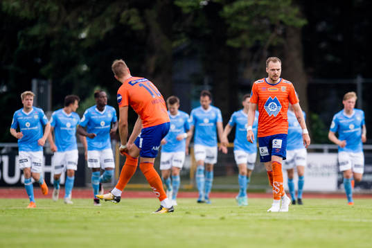 Aron Elís Thrándarson of Aalesund looks dejected while