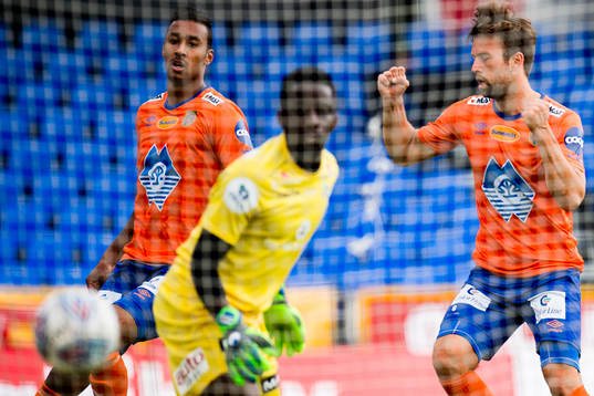 Kaj Ramsteijn of Aalesund celebrates the 1-1 goal