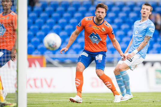 Kaj Ramsteijn of Aalesund scores the 1-1 goal