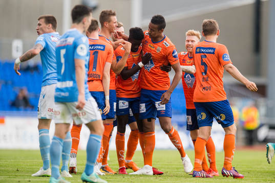 Sonni Nattestad of Aalesund celebrates with his teammates