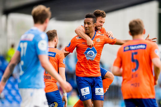 Bläddra bland fler bilder av Football, OBOS-ligaen, Sandnes Ulf - Aalesund