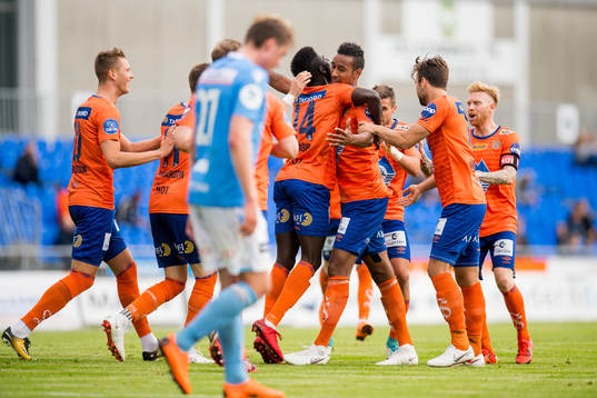 Sonni Nattestad of Aalesund celebrates with his teammates