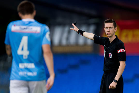 Sivert Øksnes Amland, referee