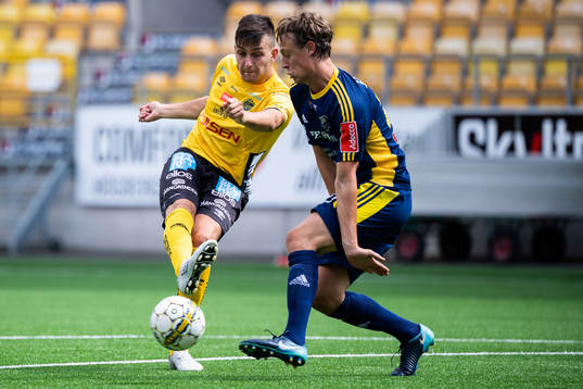 Elfsborgs Aleksandar Ceganjac och Ängelholms Adam Butolen