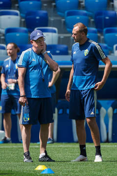 Head coach Janne Andersson and Andreas Granqvist of the