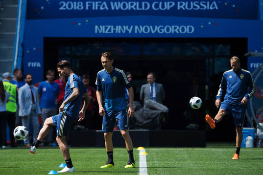 Jimmy Durmaz, Albin Ekdal and Ola Toivonen of the Swedish