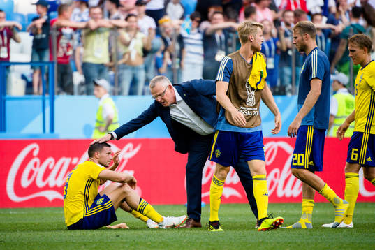 Marcus Berg and head coach Janne Andersson of Sweden