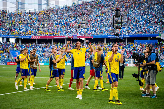 Players of Sweden celebrates