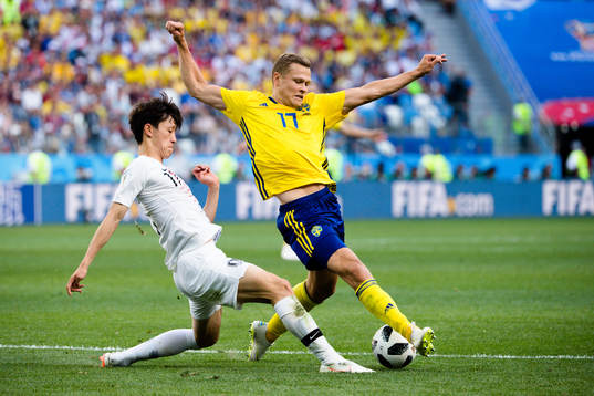 Heechan Hwang of South Korea and Viktor Claesson of Sweden
