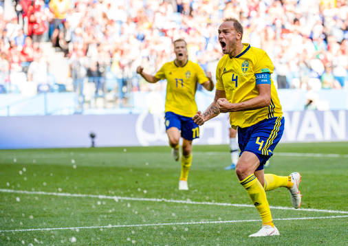 Andreas Granqvist of Sweden celebrates the 1-0 goal