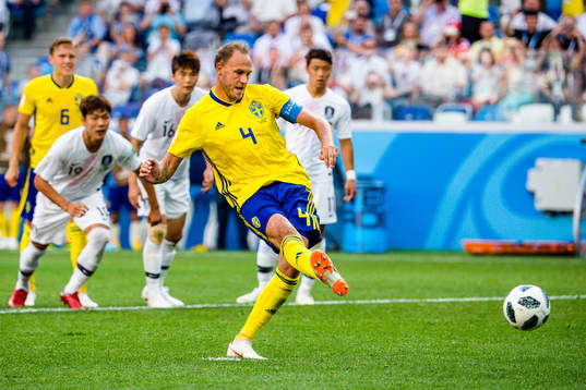 Andreas Granqvist of Sweden scores the 1-0 goal