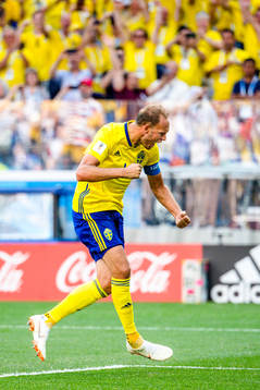 Andreas Granqvist of Sweden celebrates the 1-0 goal