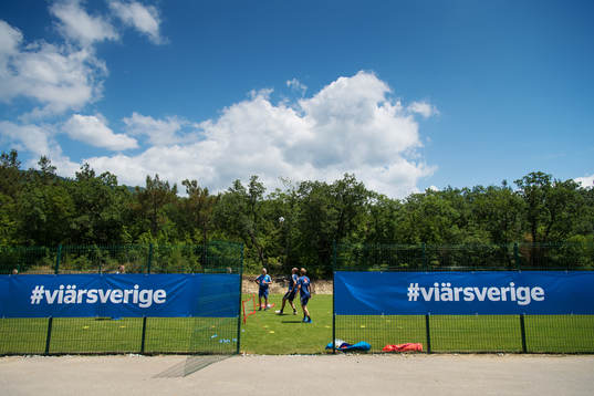Bläddra bland fler bilder av Football, World Cup 2018, day 6, Sweden, practice