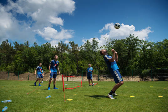 Viktor Claesson, Robin Olsen, Team Manager Lars Richt and