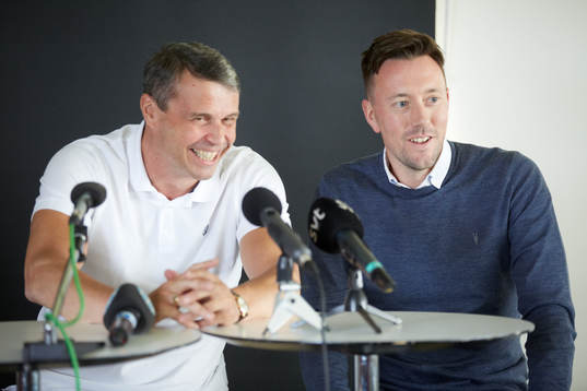 Östersunds ordförande Daniel Kindberg och Ian Burchnall,