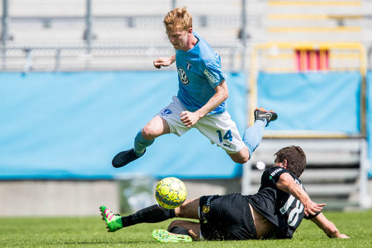 Malmö FFs Anders Christiansen i duell