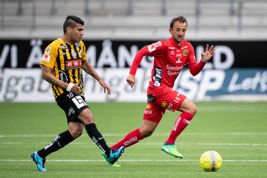 Häckens Paulinho och Elfsborgs Robert Gojani