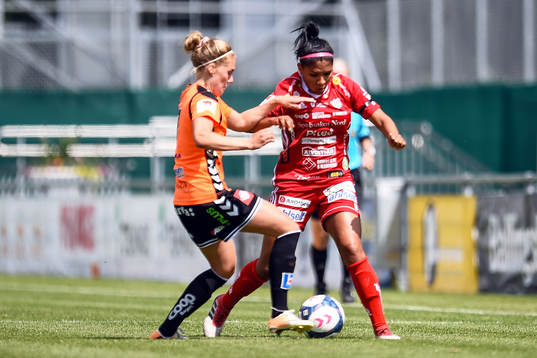 Kristianstads Hanna Sandström och Piteås Madelen Janogy