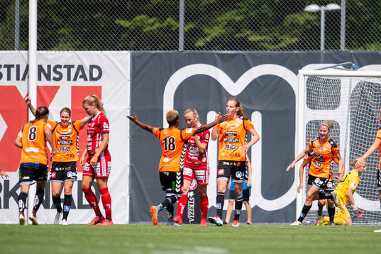 0 målet  medan Piteås spelare deppar