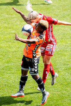 Kristianstads Rita Chikwelu och Piteås +Emelie Lövgren i