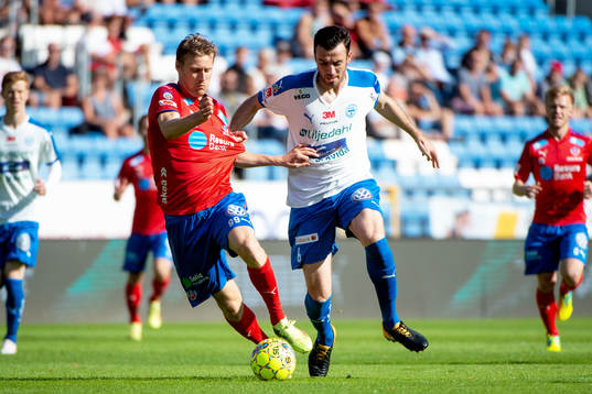 Helsingborgs Andri Runar Bjarnason och Värnamos Tyler