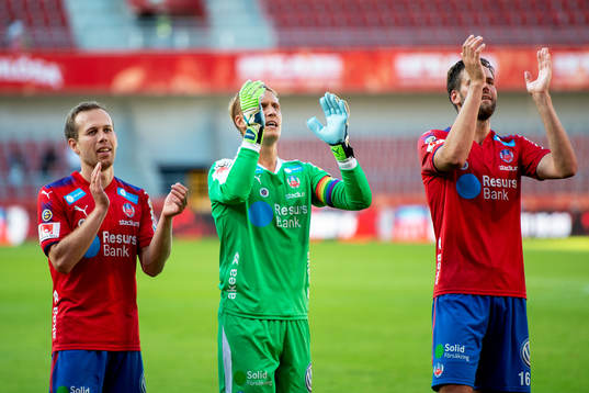 Helsingborgs Anders Degn Randrup, målvakt Pär Hansson och