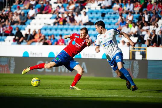 Helsingborgs Andri Runar Bjarnason och Värnamos Tyler