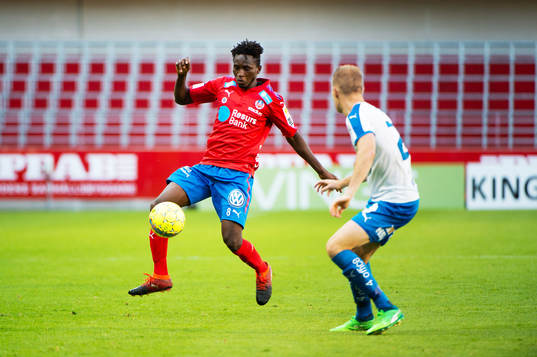 Helsingborgs Mamudu Moro och Värnamos Freddy Winsth