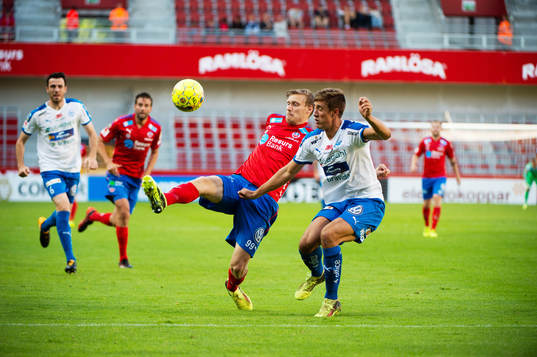Helsingborgs Andri Runar Bjarnason och Värnamos Johan