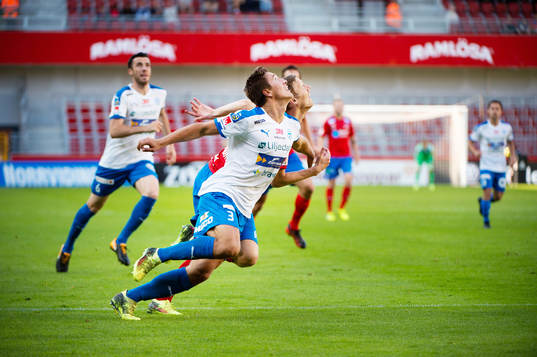 Helsingborgs Andri Runar Bjarnason och Värnamos Johan
