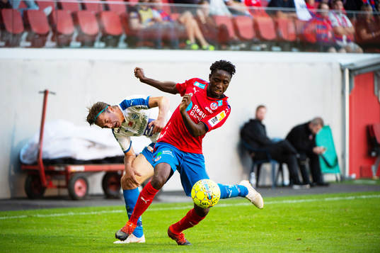Värnamos Axel Winberg och Helsingborgs Mamudu Moro