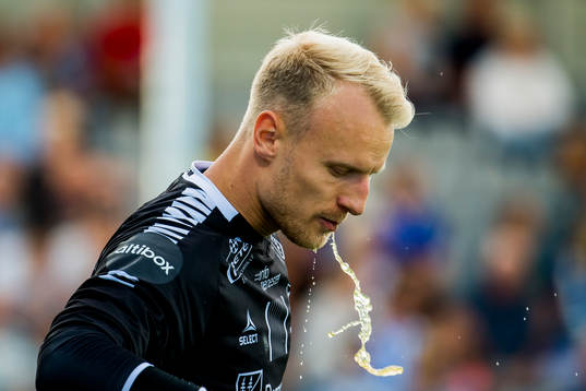Goalkeeper Aslak Falch of Sarpsborg 08