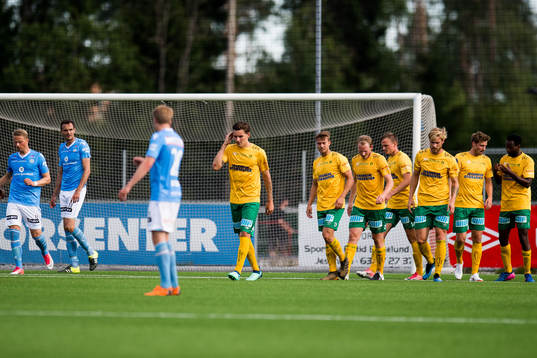 Players of Ull/Kisa celebrate the 2-1 goal