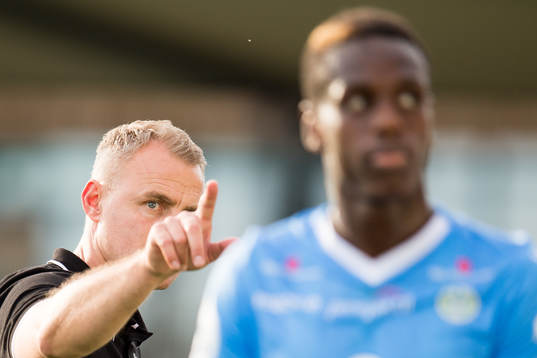 Bengt Sæternes, head coach of Sandnes Ulf, and Akinsola