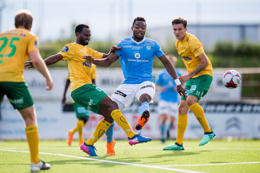 Ciise Aden Abshir of Ull/Kisa and Kachi of Sandnes Ulf