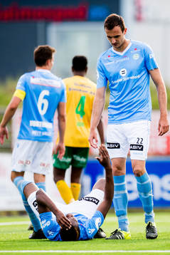 Akinsola Akinyemi and Jasmin Bogdanovic of Sandnes Ulf