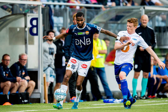Amahl Pellegrino of Strømsgodset and Aslak Fonn Witry of