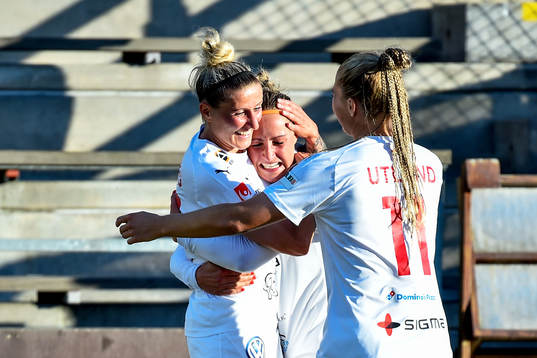 Rosengårds Anja Mittag jublar med lagkamrater
