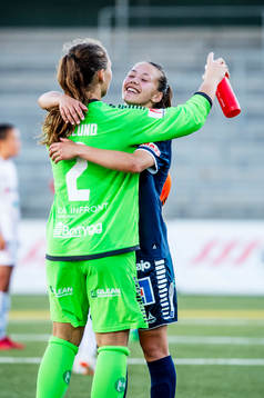 Linköpings målvakt Matilda Haglund och Elin Landström