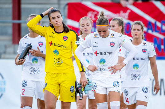 Rosengårds målvakt Zecira Musovic och Sanne Troelsgaard