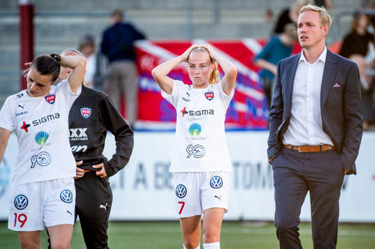 Rosengårds Ebba Wieder deppar med lagkamraterna