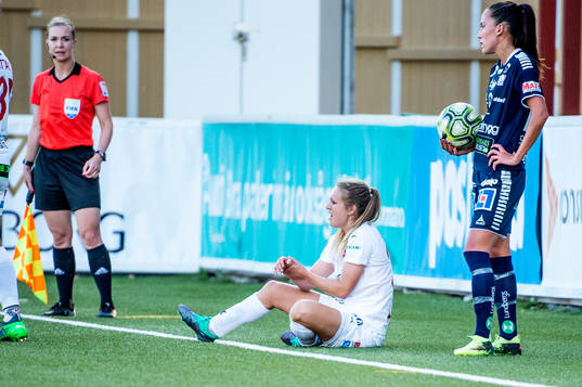 Rosengårds Fiona Brown grinar illa