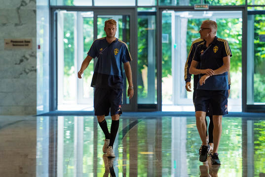 Ola Toivonen of the Swedish national football team arrives