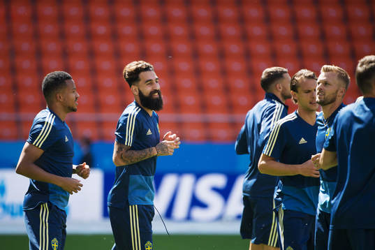 Bläddra bland fler bilder av Football, World Cup 2018, day 13, Sweden, practice