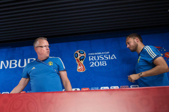 Head coach Janne Andersson and Andreas Granqvist of the