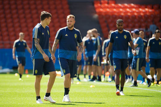 Victor Nilsson Lindelöf and John Guidetti of the Swedish