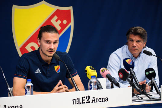 Erik Johansson och  Djurgårdens sportchef Bosse Andersson