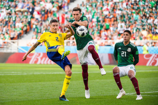Mikael Lustig of Sweden against Jonathan Dos Santos  of