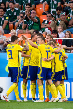 Players of Sweden celebrates